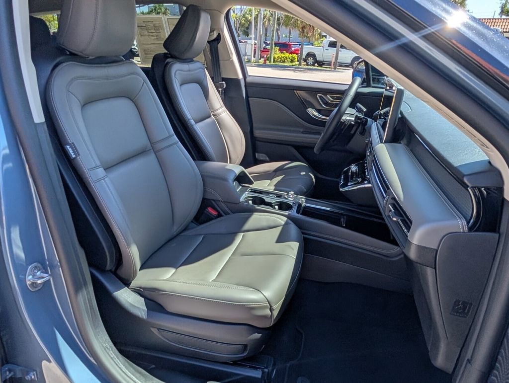 Used 2024 Lincoln Corsair FWD image 16