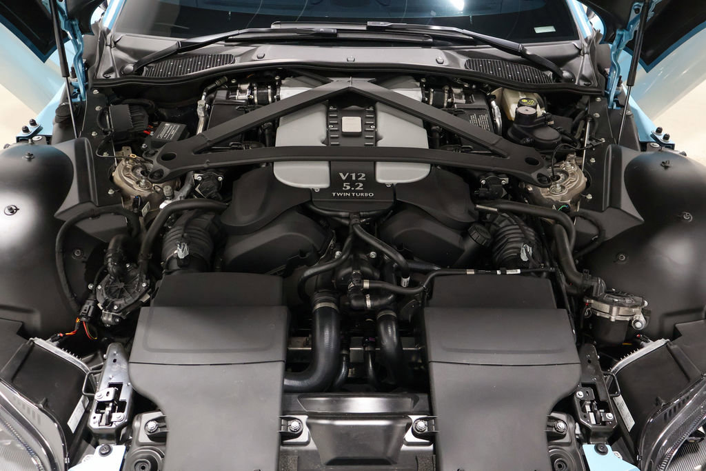 Used 2023 Aston Martin V12 Vantage image 36