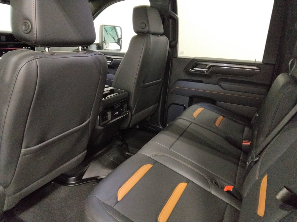 Used 2025 GMC Sierra 2500 AT4 AWD/4WD image 33