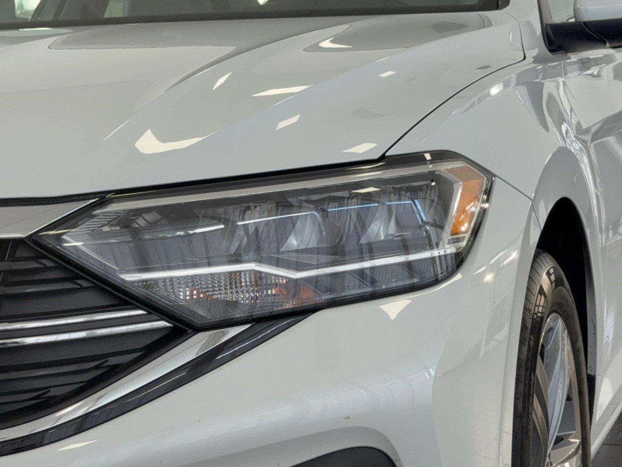 Used 2024 Volkswagen Jetta SE w/ Panoramic Sunroof Package FWD image 12