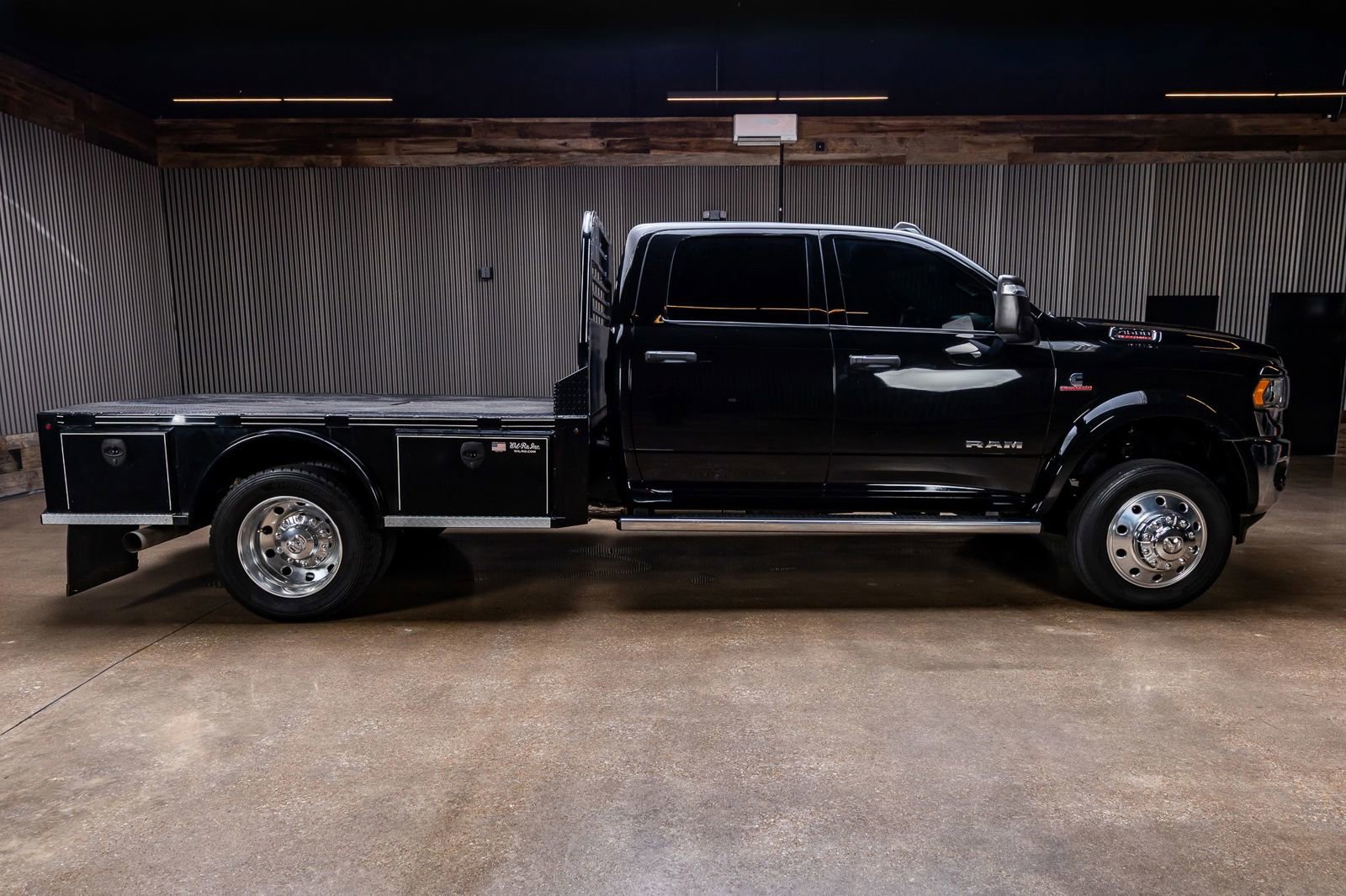 Used 2024 RAM 4500 SLT w/ Quick Order Package 2YG SLT AWD/4WD image 9