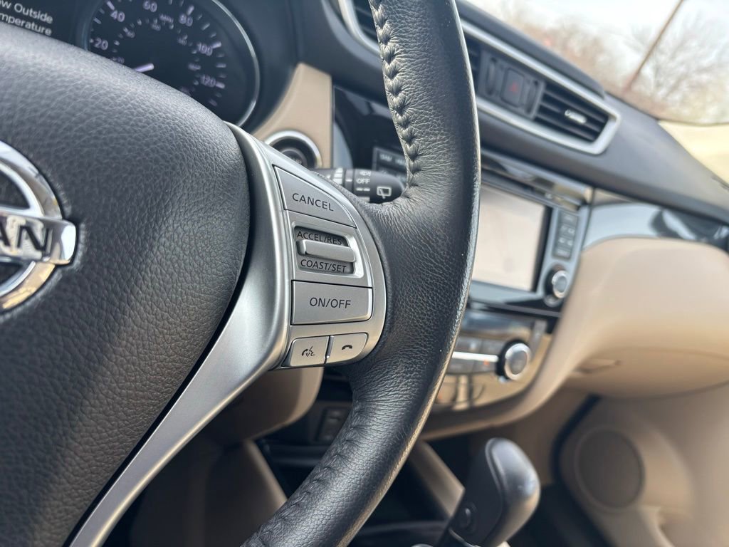 Used 2016 Nissan Rogue SL w/ SL Premium Package image 32