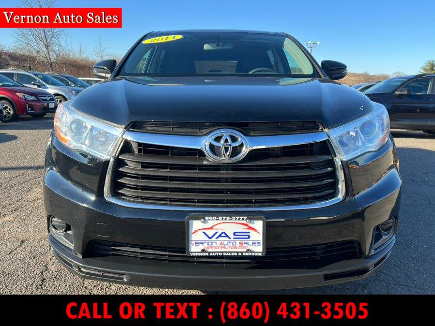 Used 2014 Toyota Highlander LE image 2