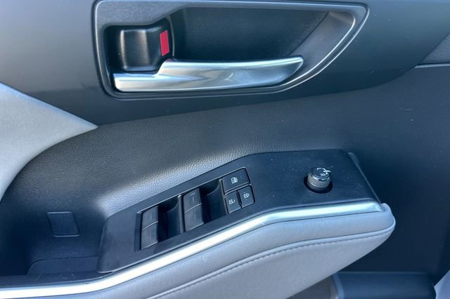 Certified 2021 Toyota Highlander XLE image 17