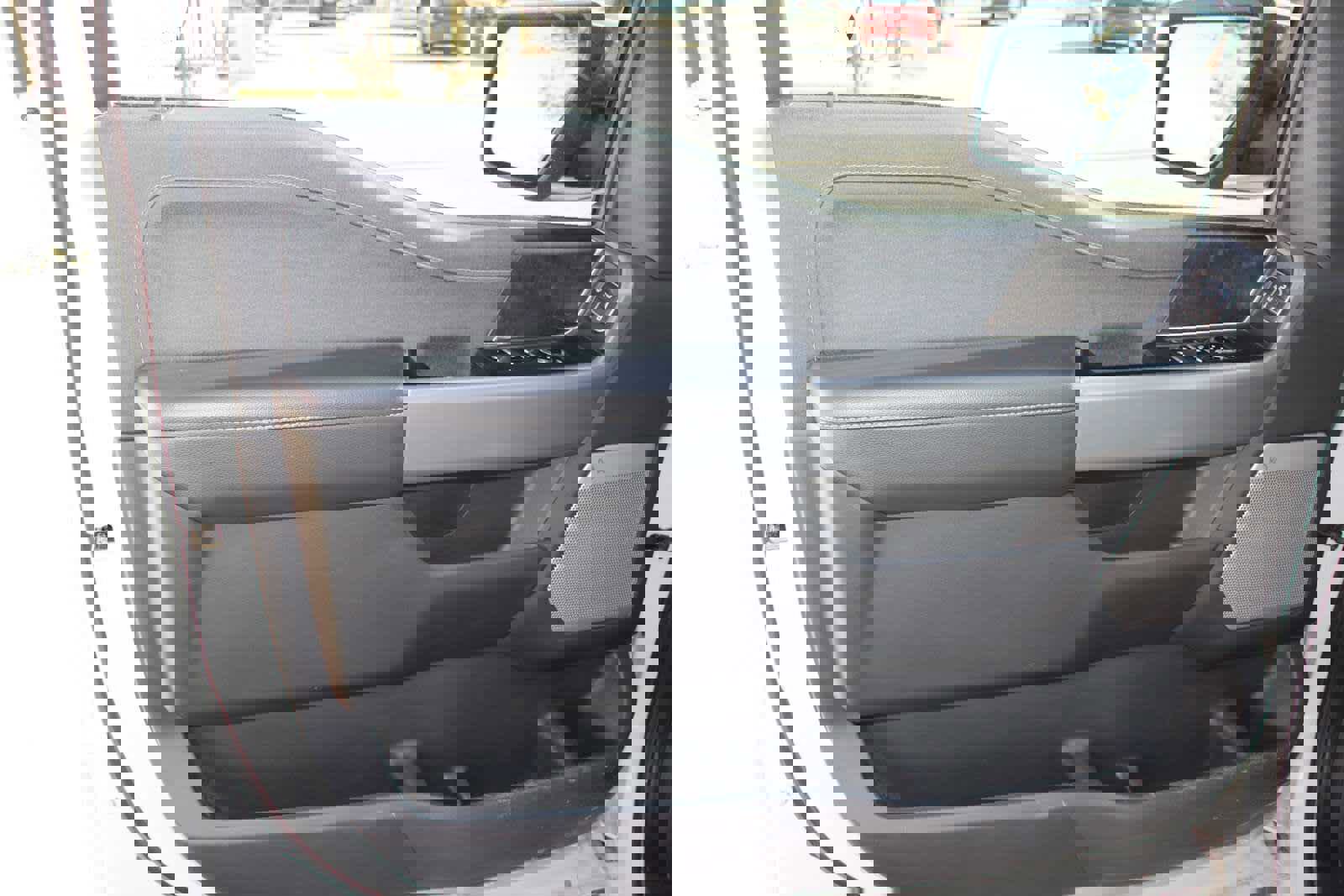 Used 2023 Ford F150 Lariat w/ Equipment Group 502A High image 17