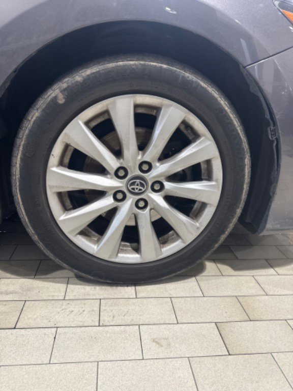 Used 2019 Toyota Camry LE image 5