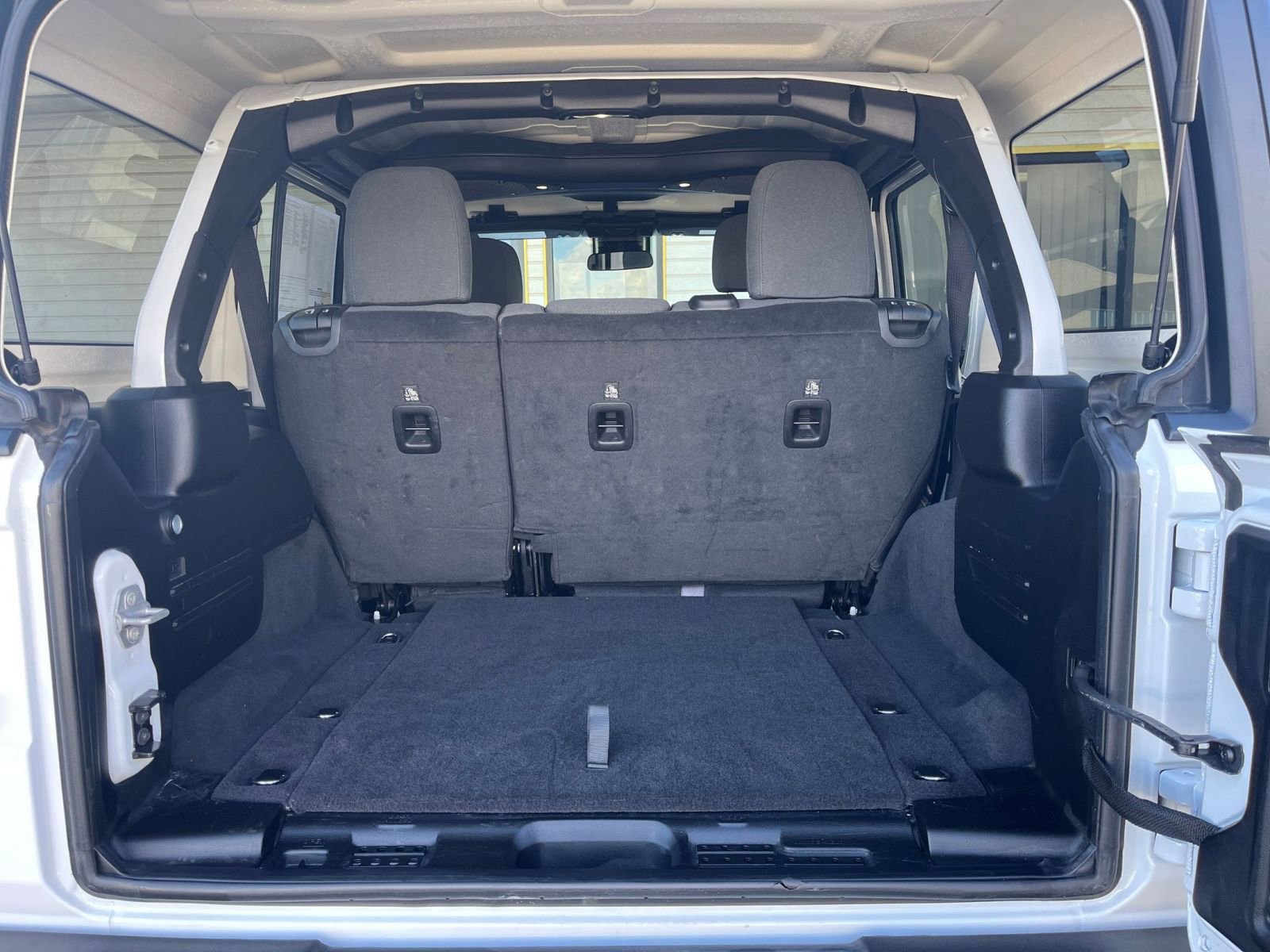 Used 2025 Jeep Wrangler Unlimited Sport AWD/4WD image 31