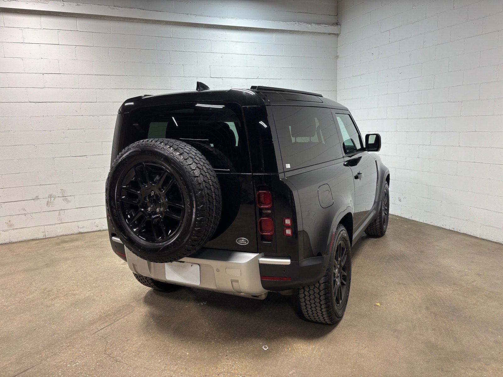 Used 2023 Land Rover Defender 90 S AWD/4WD image 7