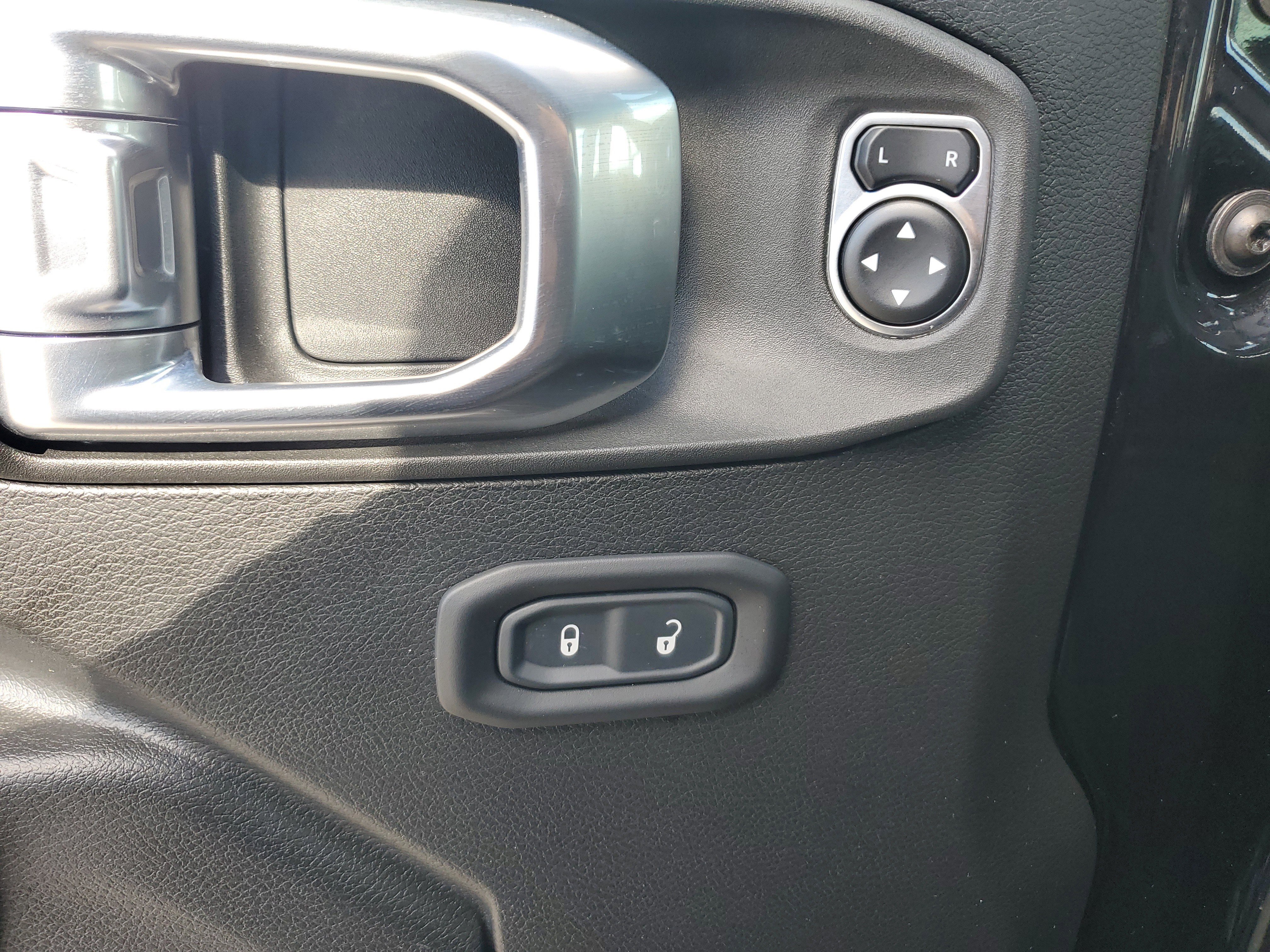 Used 2022 Jeep Wrangler Unlimited Sport AWD/4WD image 28