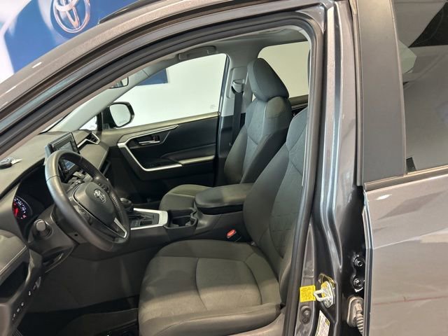 Used 2021 Toyota RAV4 XLE w/ Convenience Package AWD/4WD image 13
