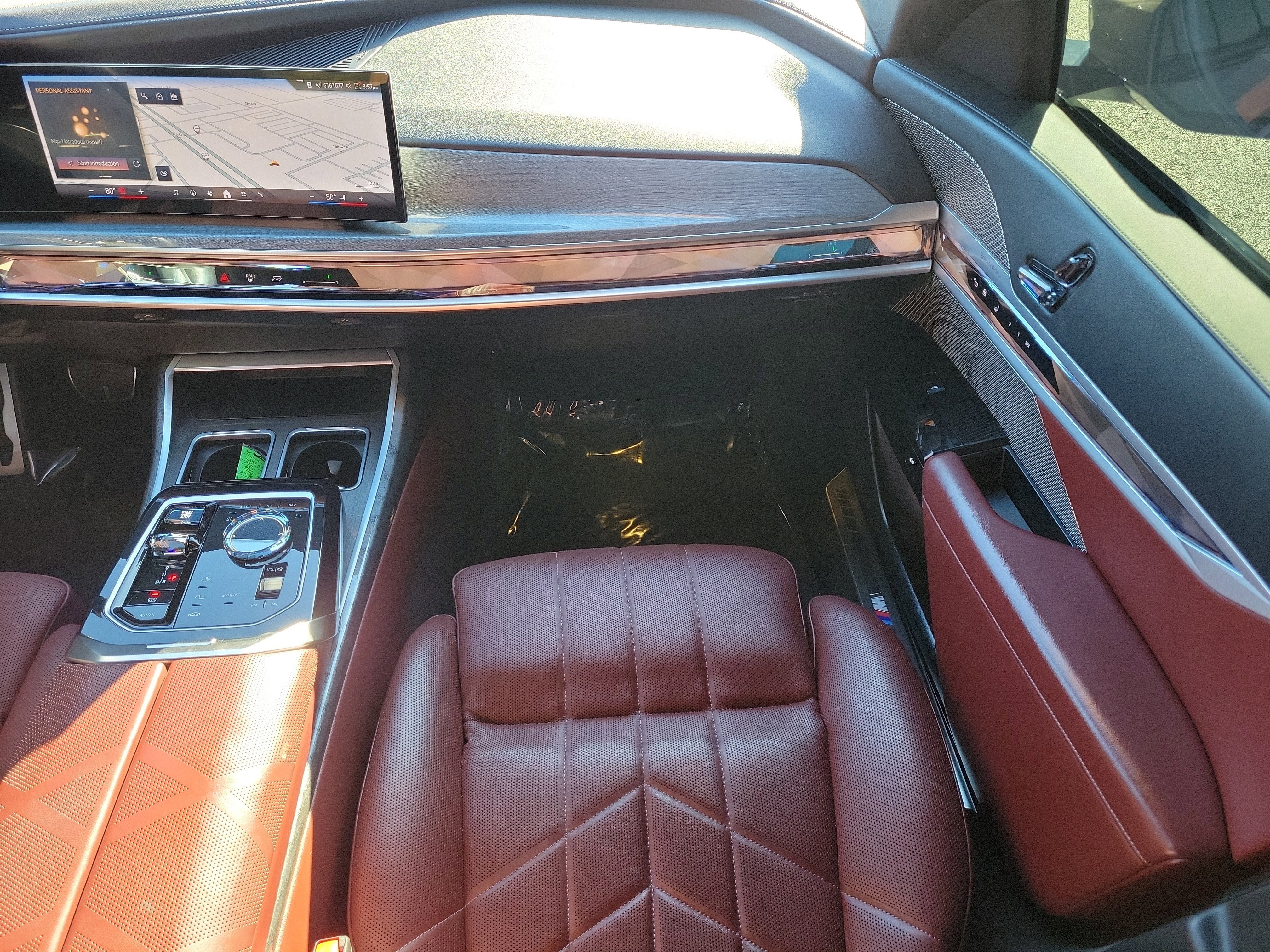 Used 2023 BMW 740i image 15