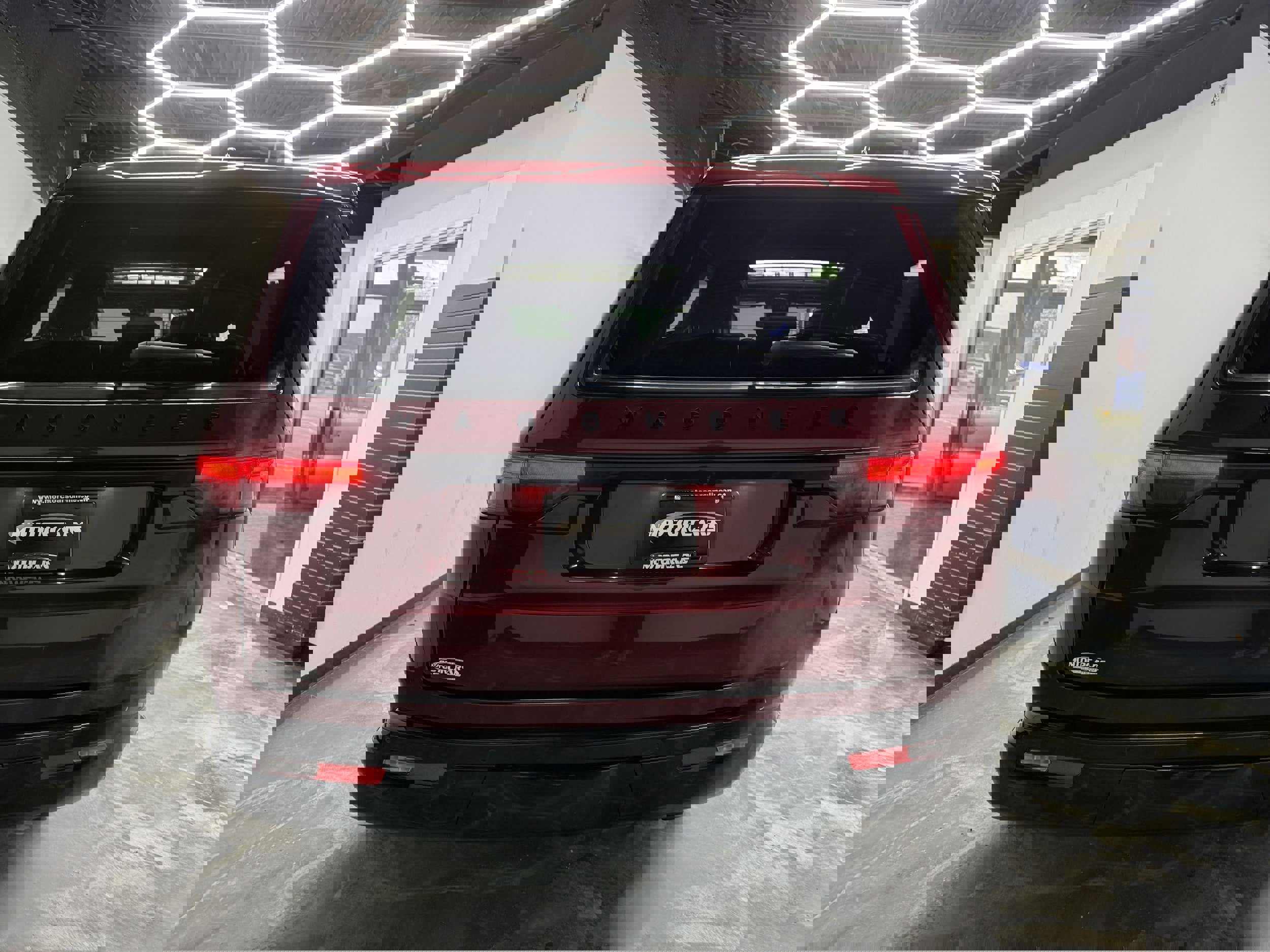 Used 2024 Jeep Wagoneer Series II AWD/4WD image 10