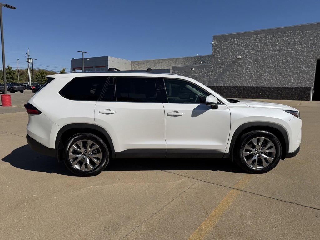 Certified 2025 Toyota Grand Highlander AWD image 6