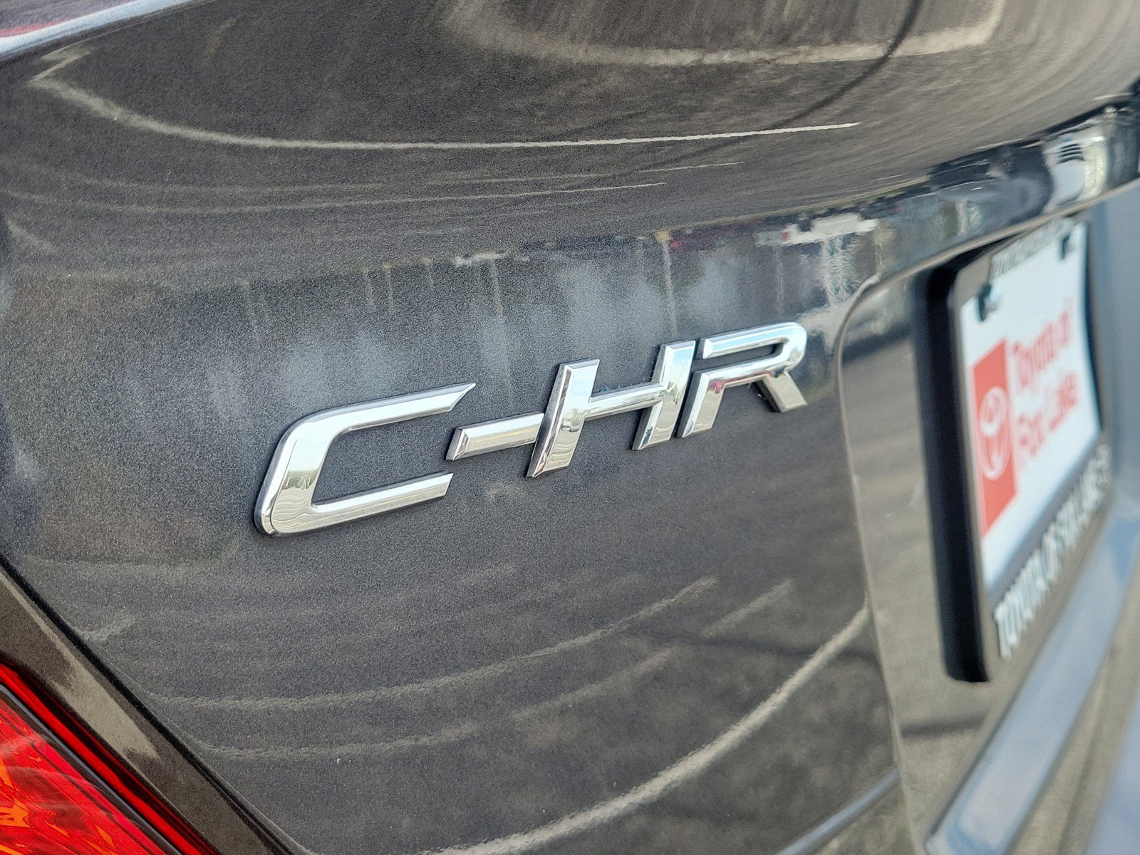 Used 2021 Toyota C-HR XLE FWD image 7
