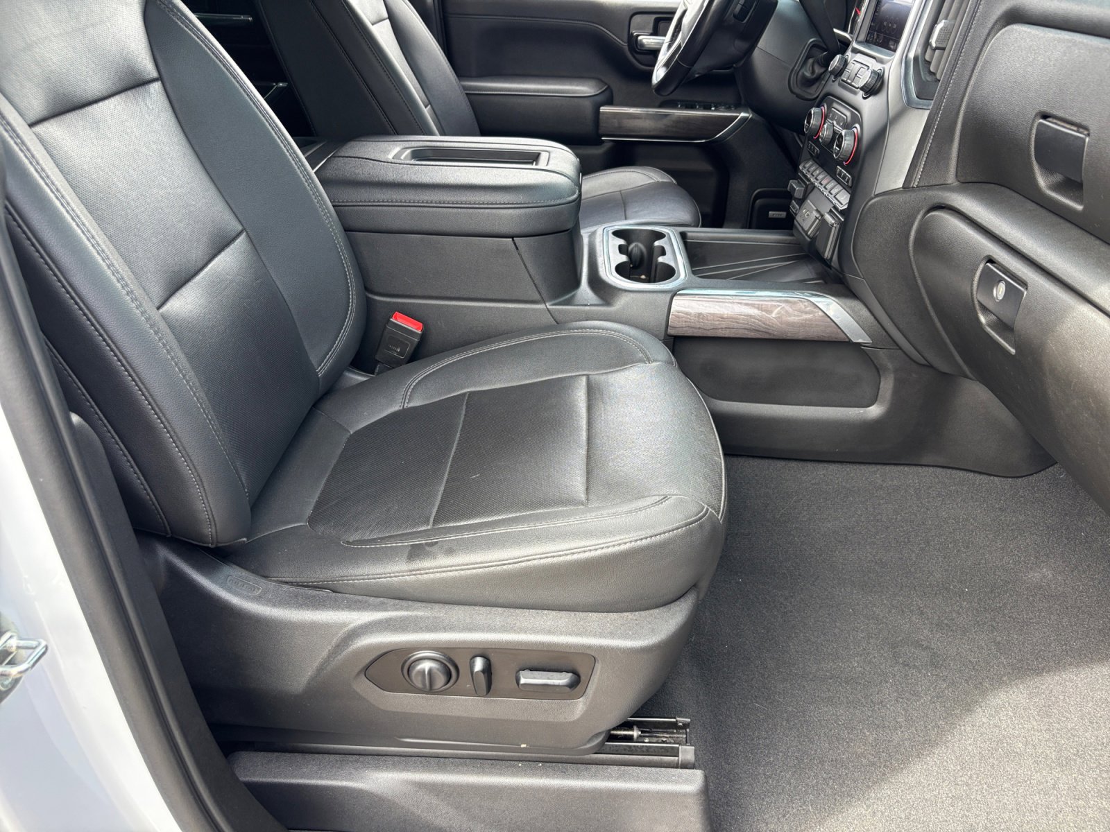 Used 2021 Chevrolet Silverado 2500 LTZ w/ LTZ Premium Package image 19