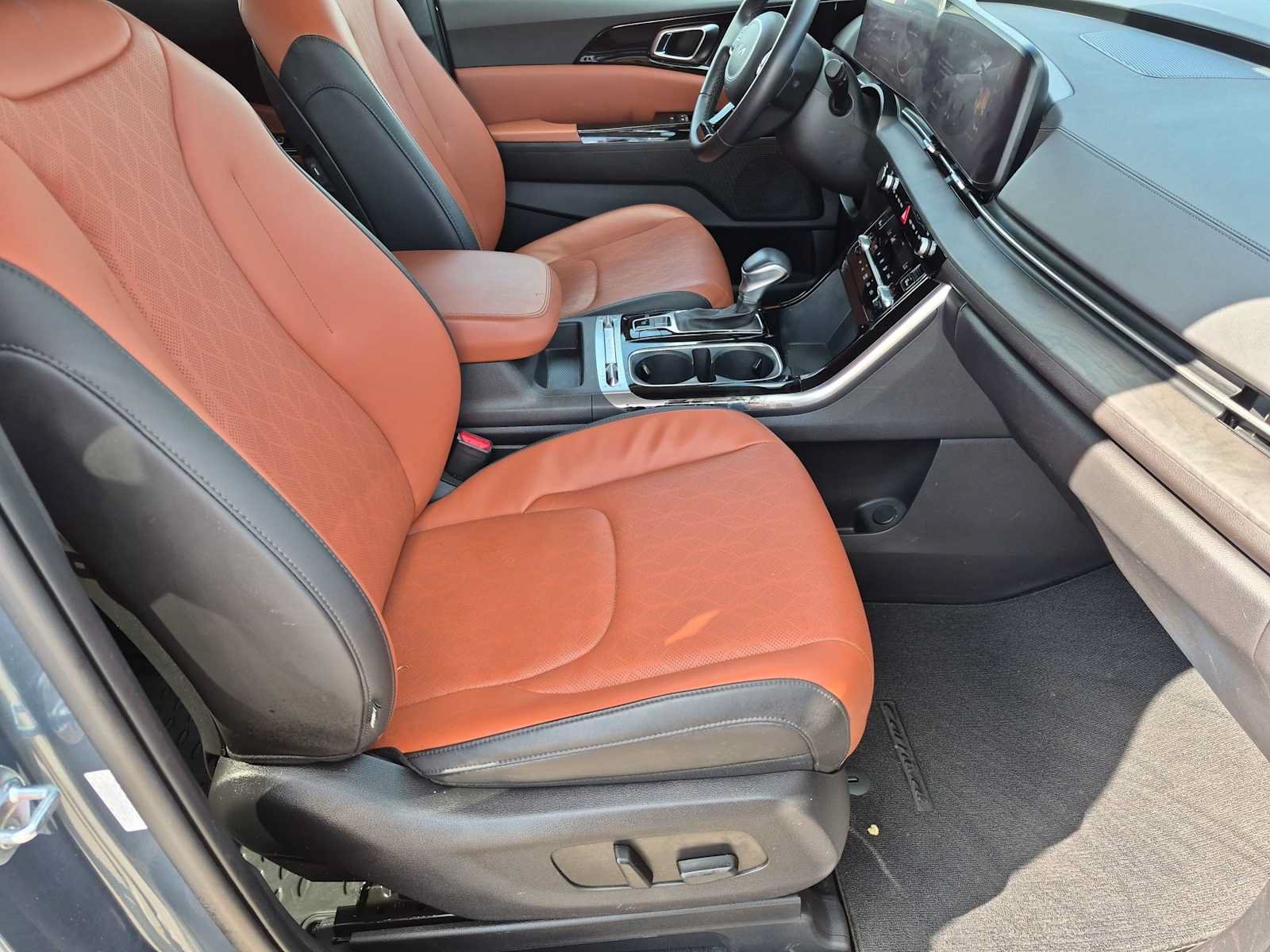Used 2024 Kia Carnival SX FWD image 20