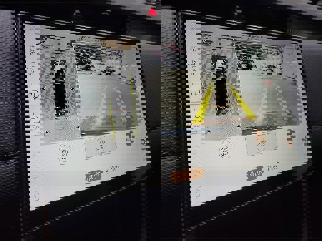 New 2025 Land Rover Discovery Sport Dynamic SE image 19