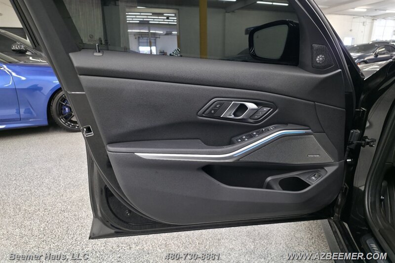 Used 2025 BMW 330i Sedan w/ M Sport Package RWD image 21