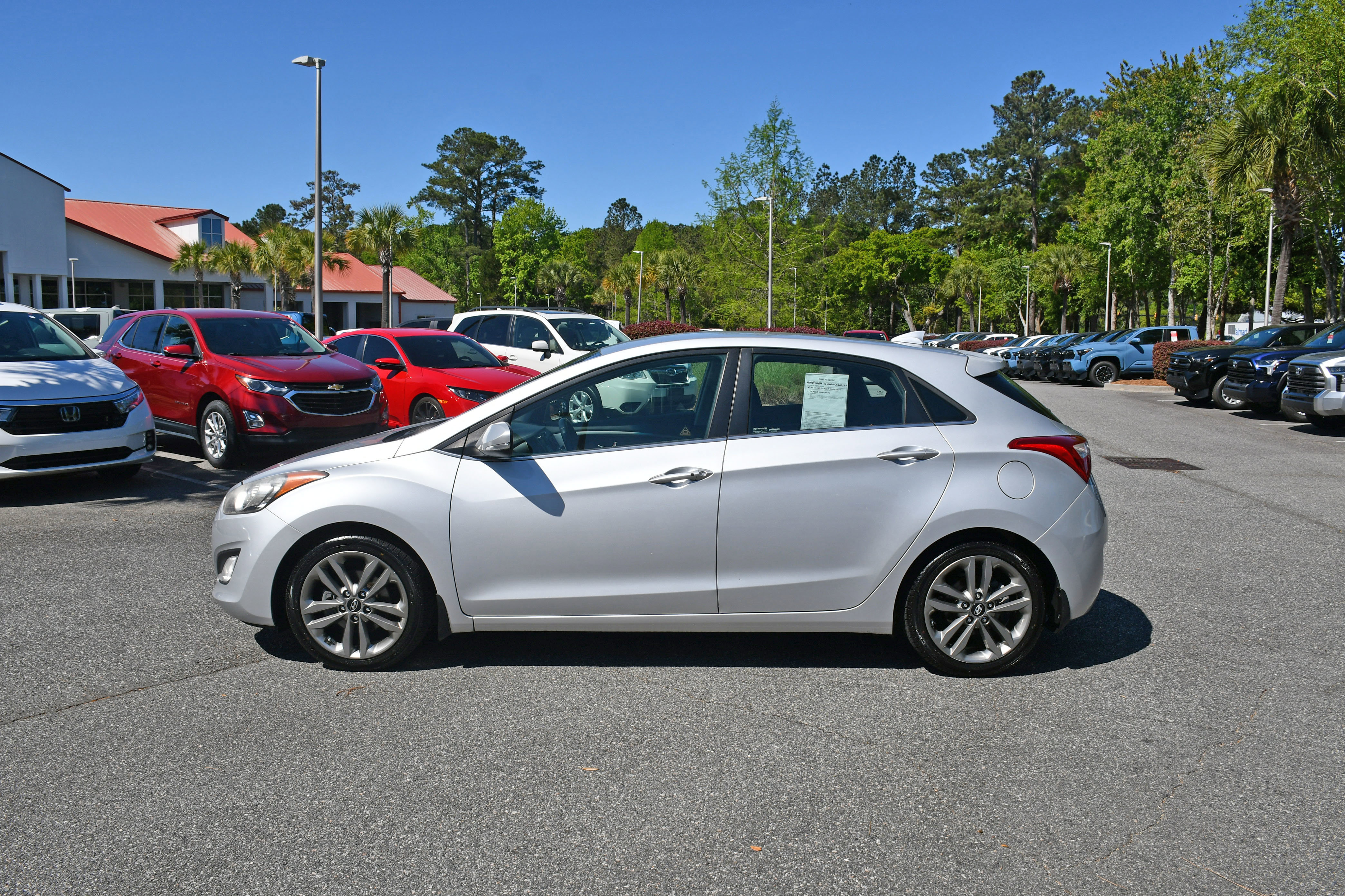 Used 2016 Hyundai Elantra GT w/ Option Group 02 FWD image 2
