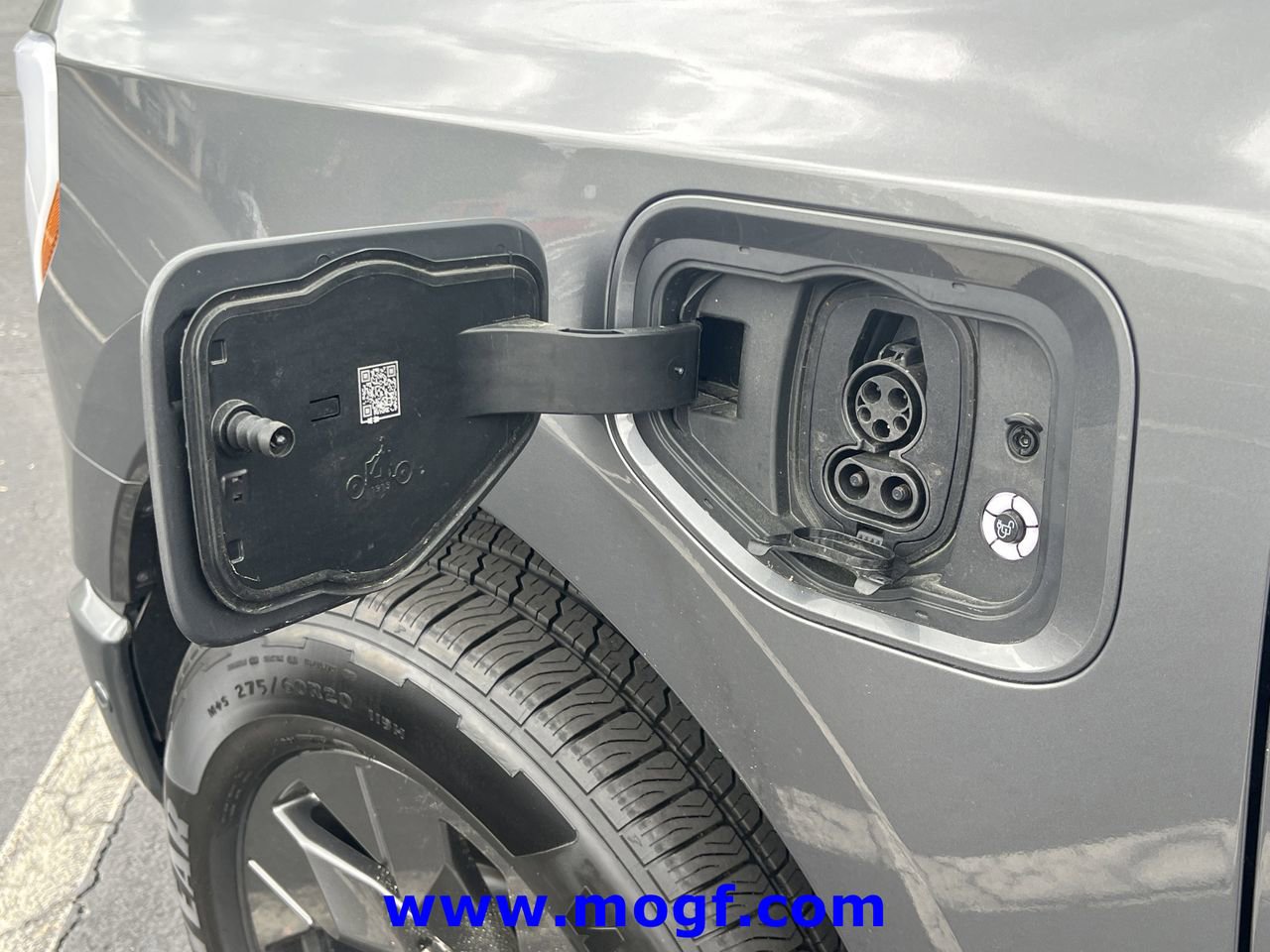 Certified 2023 Ford F150 Lightning Lariat w/ Equipment Group 511A High image 17