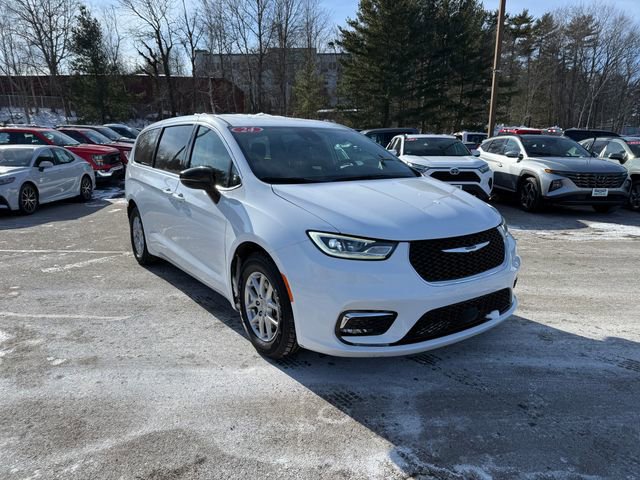 Used 2024 Chrysler Pacifica Touring-L