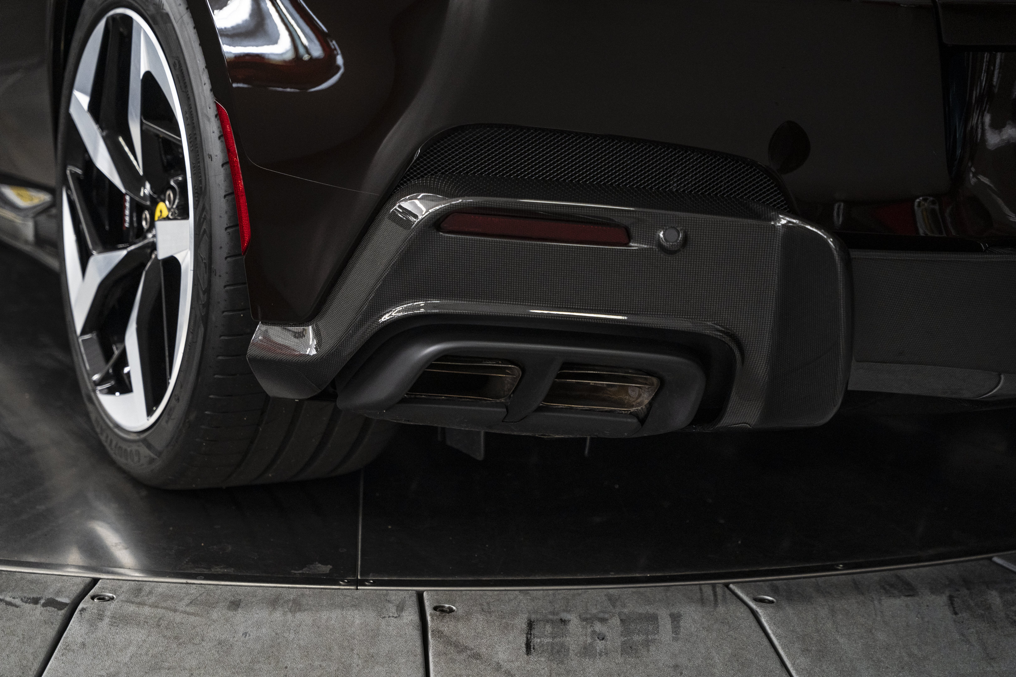 Used 2025 Ferrari 12Cilindri RWD image 16