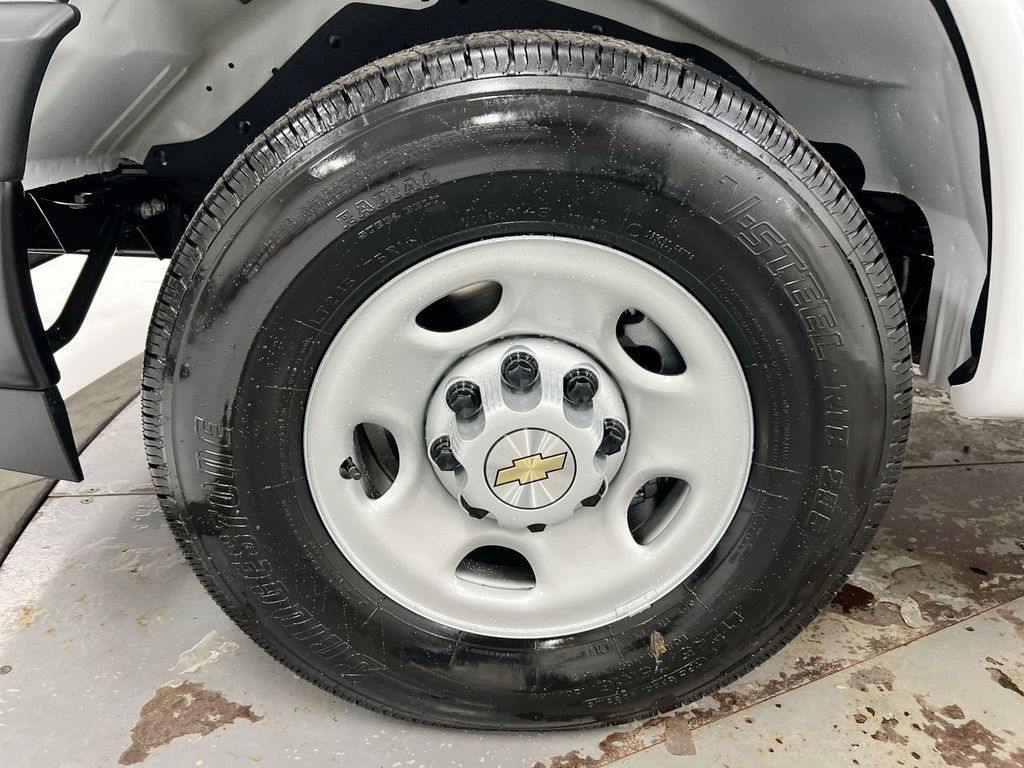 New 2026 Chevrolet Express 2500 w/ Driver Convenience Package image 25