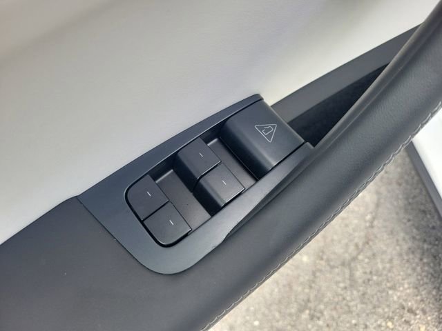 Used 2026 Tesla Model Y 2WD image 19