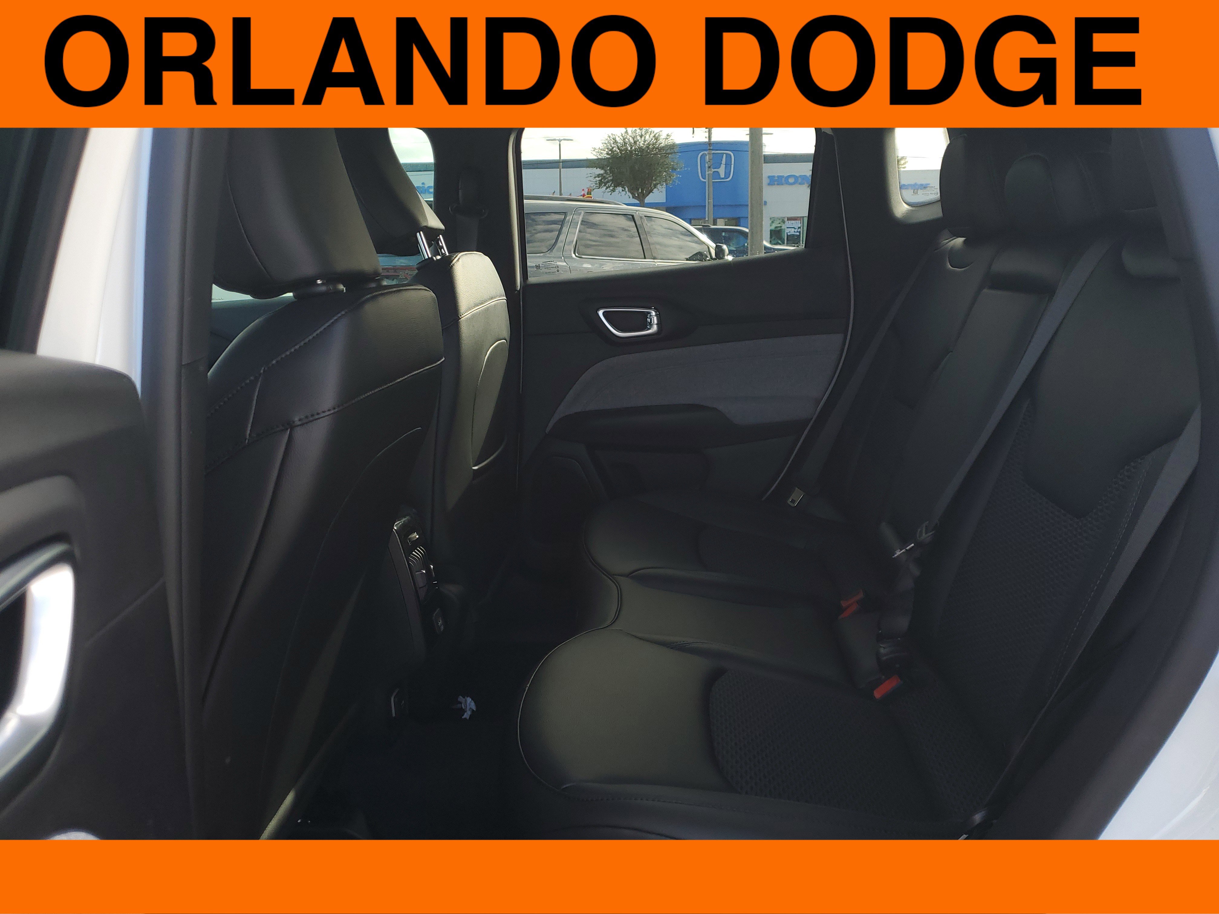 New 2026 Jeep Compass Latitude image 9