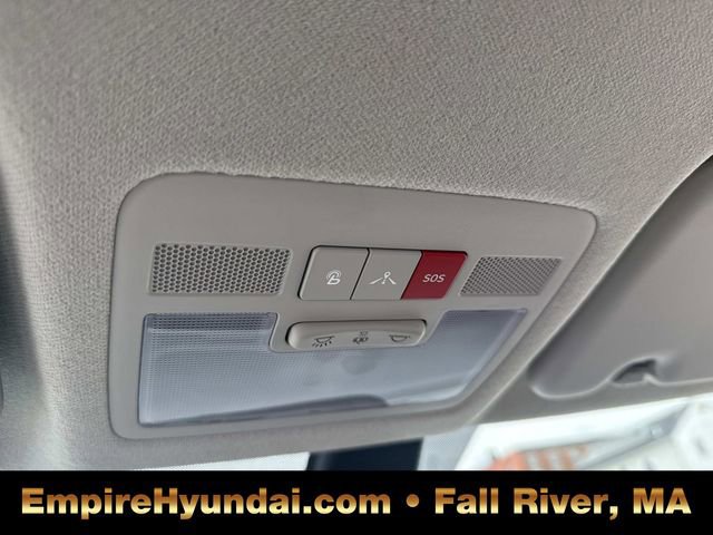 Used 2023 Hyundai Venue Limited w/ Cargo Package image 25