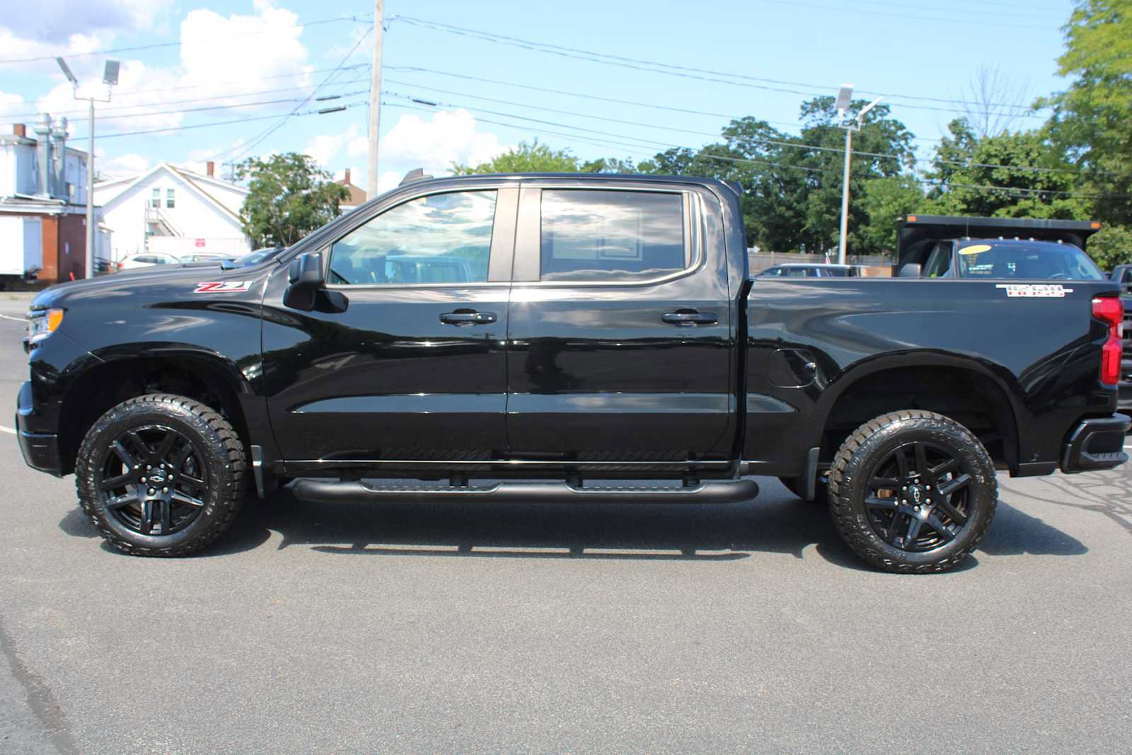 Used 2022 Chevrolet Silverado 1500 LT Trail Boss w/ Protection Package AWD/4WD image 4