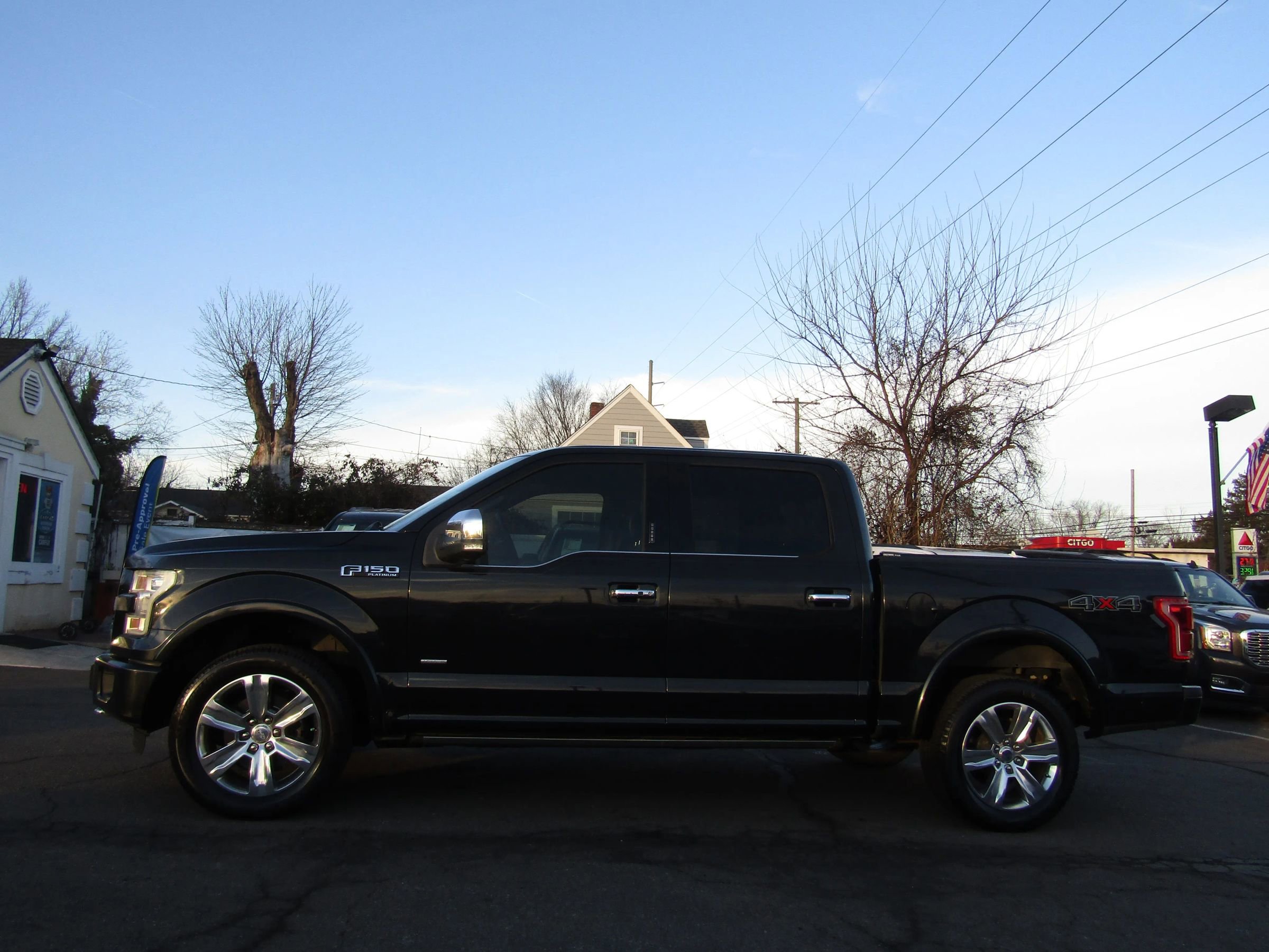Used 2015 Ford F150 Platinum w/ Equipment Group 701A Luxury image 4