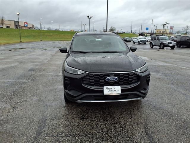 Used 2025 Ford Escape ST-Line image 3