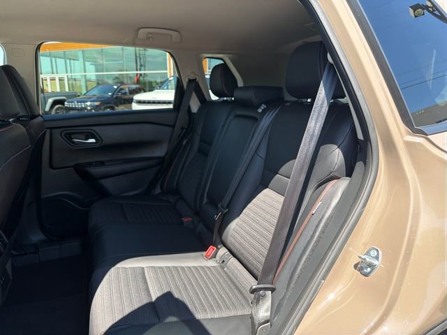 Used 2025 Nissan Rogue SV image 24