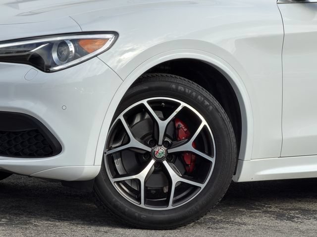 Used 2021 Alfa Romeo Stelvio Ti w/ Premium Package AWD/4WD image 11
