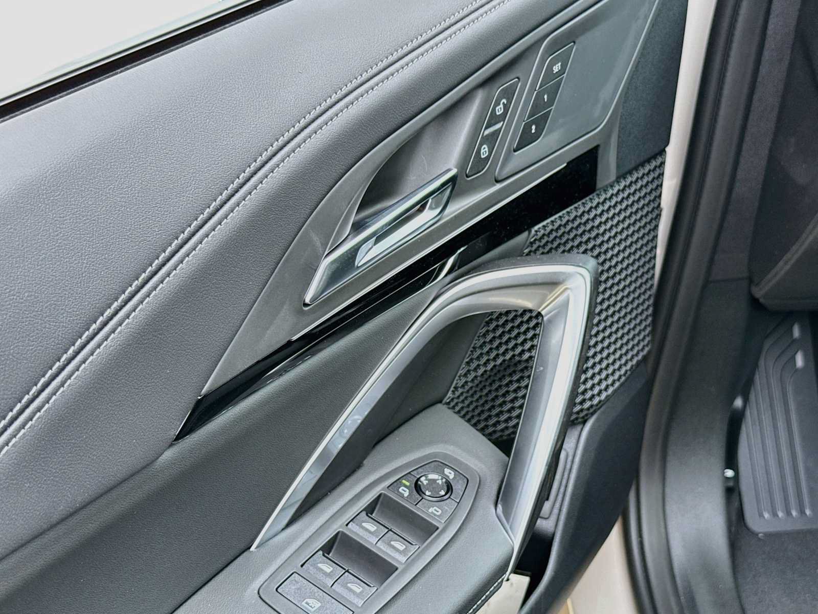 New 2027 BMW X1 xDrive28i AWD/4WD image 13