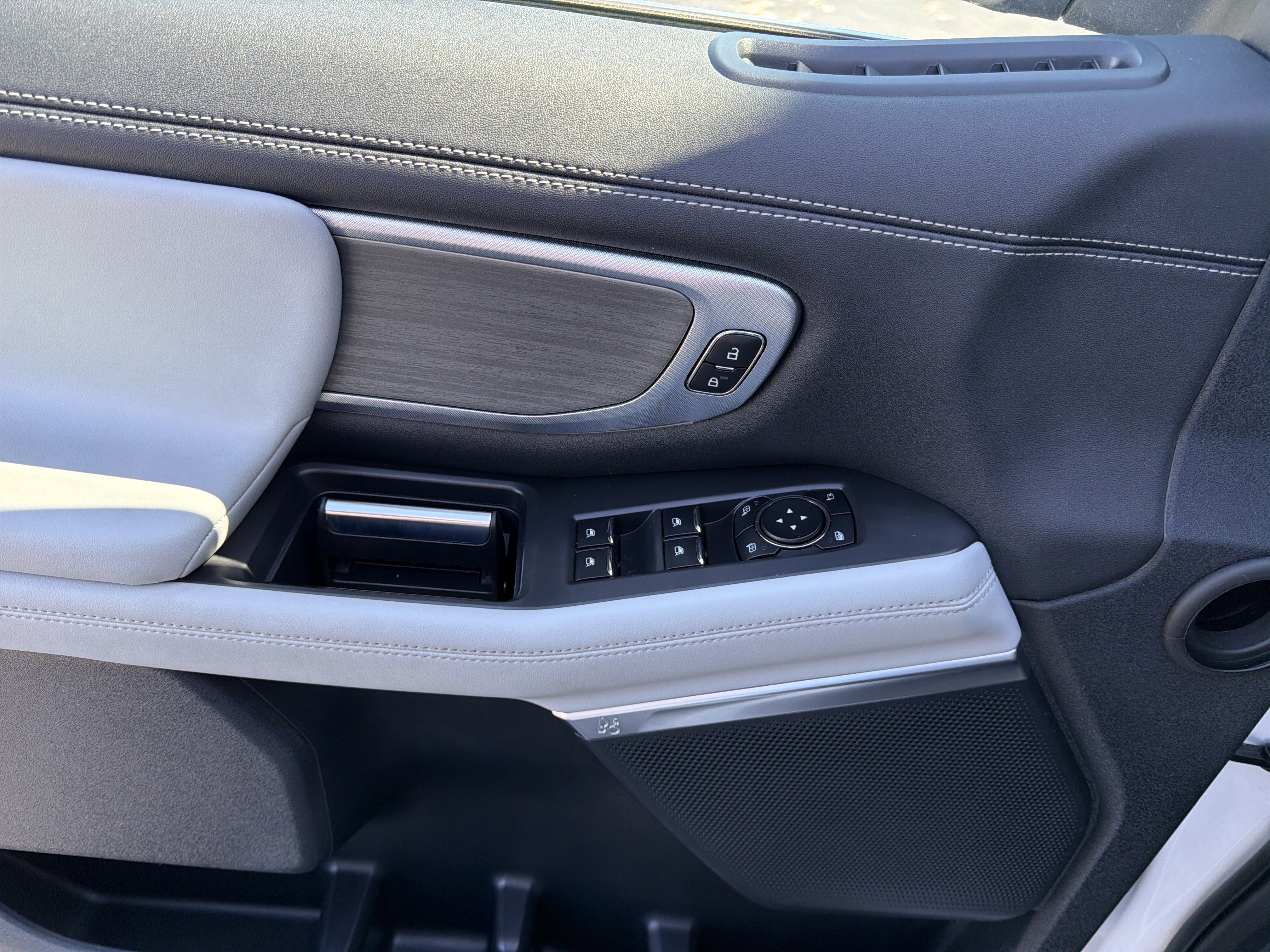 Certified 2025 Ford Expedition Platinum AWD/4WD image 31