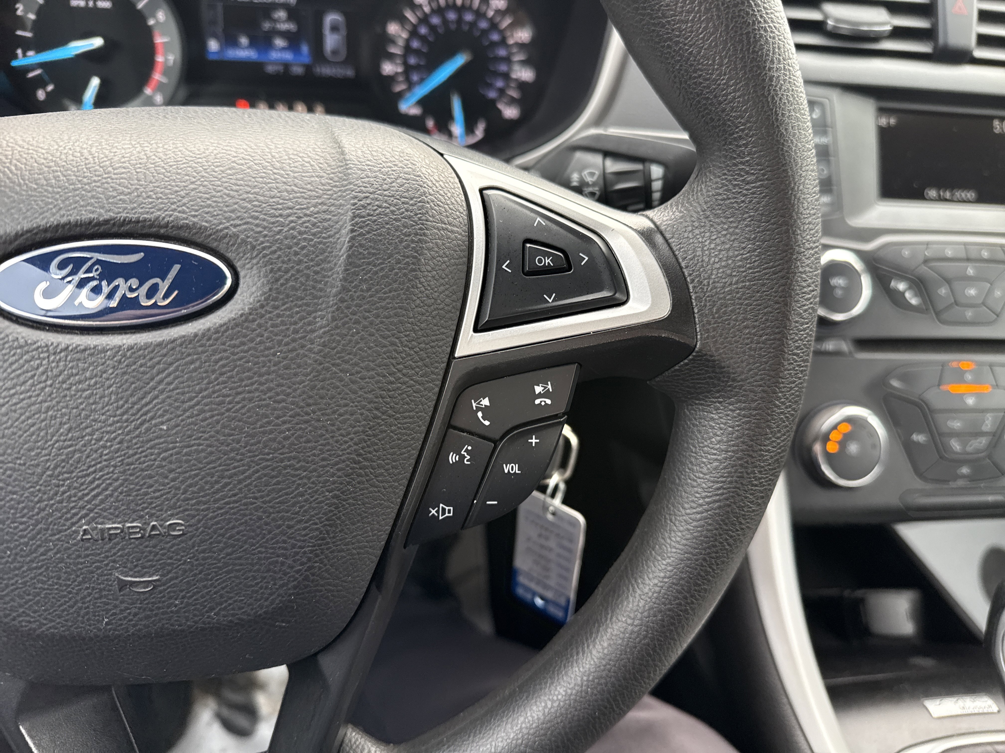 Used 2015 Ford Fusion SE image 20