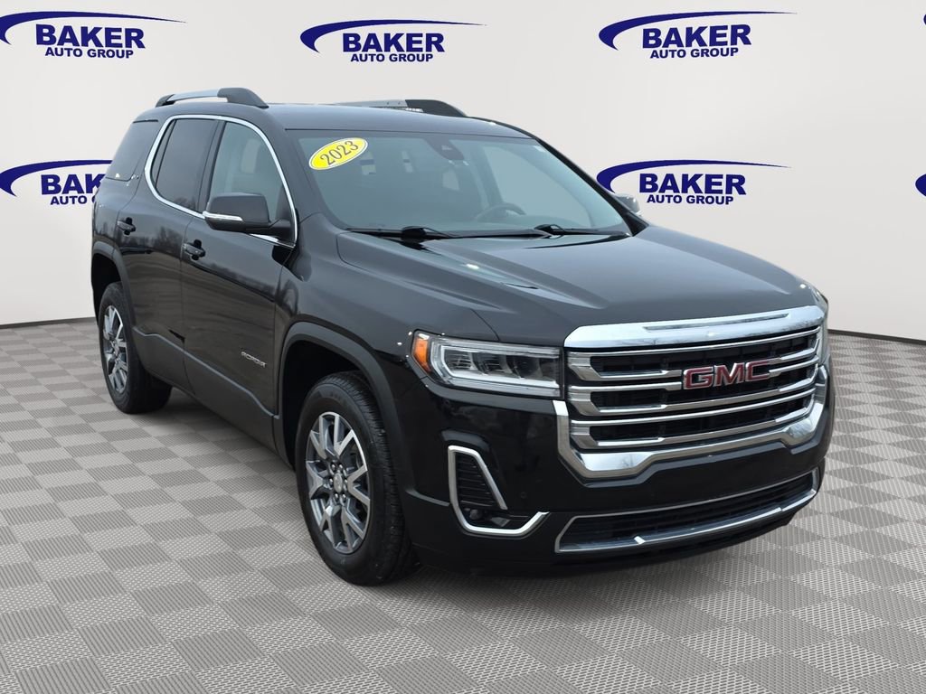 Certified 2023 GMC Acadia SLT w/ Preferred Package image 3