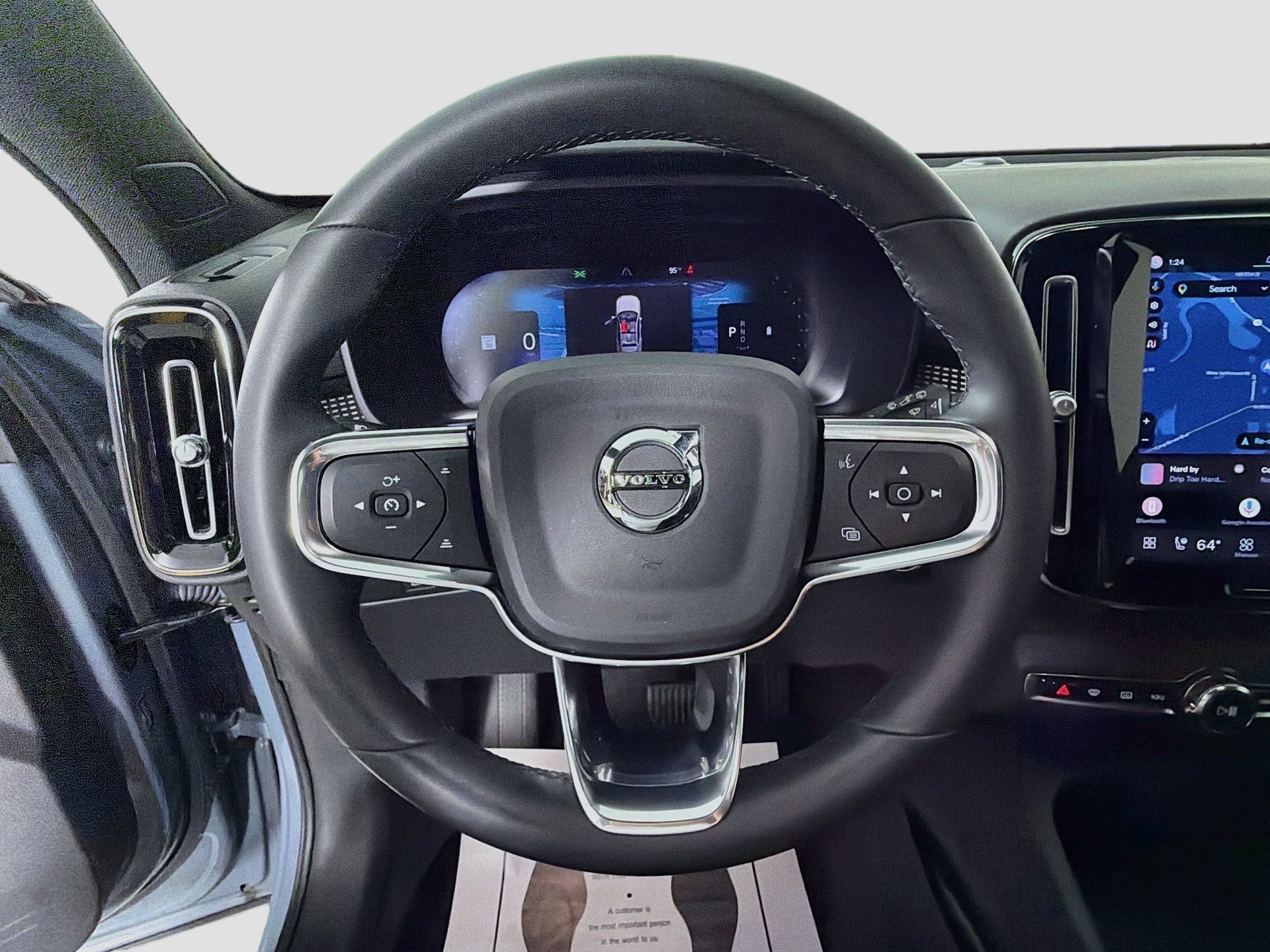 Certified 2023 Volvo XC40 B5 Plus w/ Climate Package AWD/4WD image 12