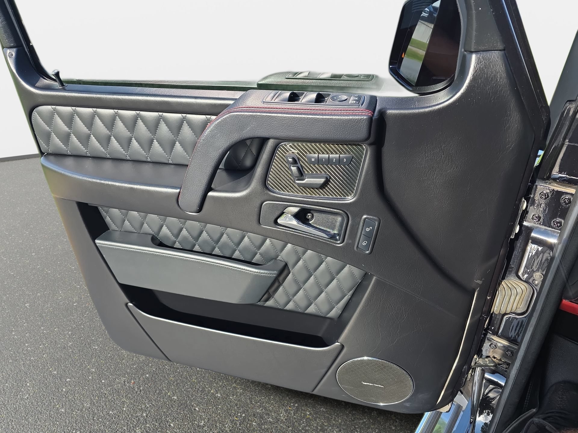 Used 2018 Mercedes-Benz G 63 AMG 4MATIC image 25