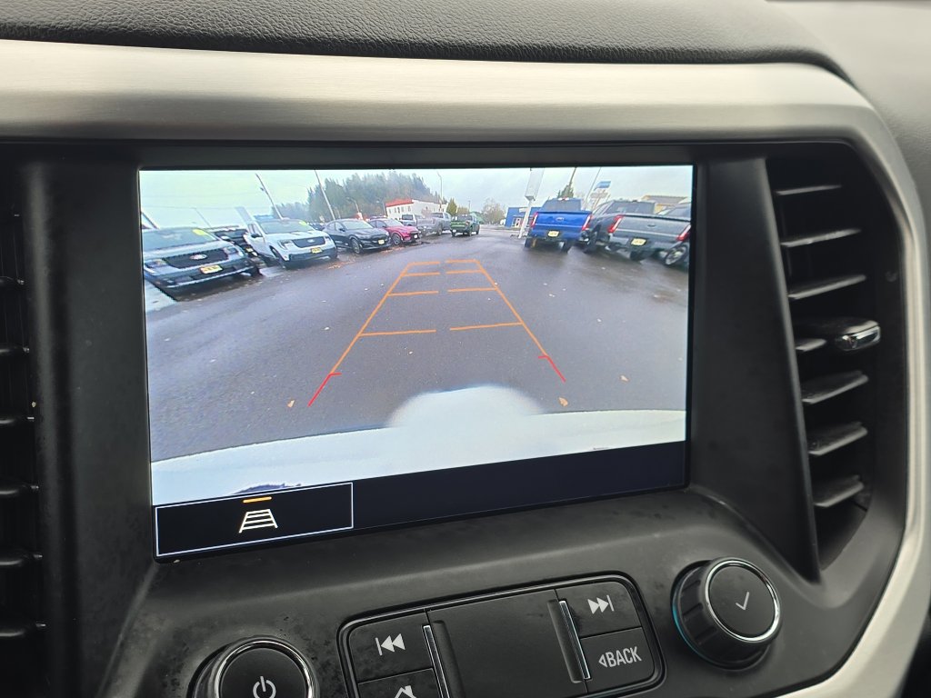 Used 2023 GMC Acadia SLT image 29