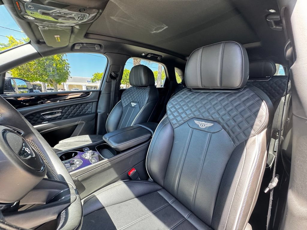 Used 2022 Bentley Bentayga AWD/4WD image 14