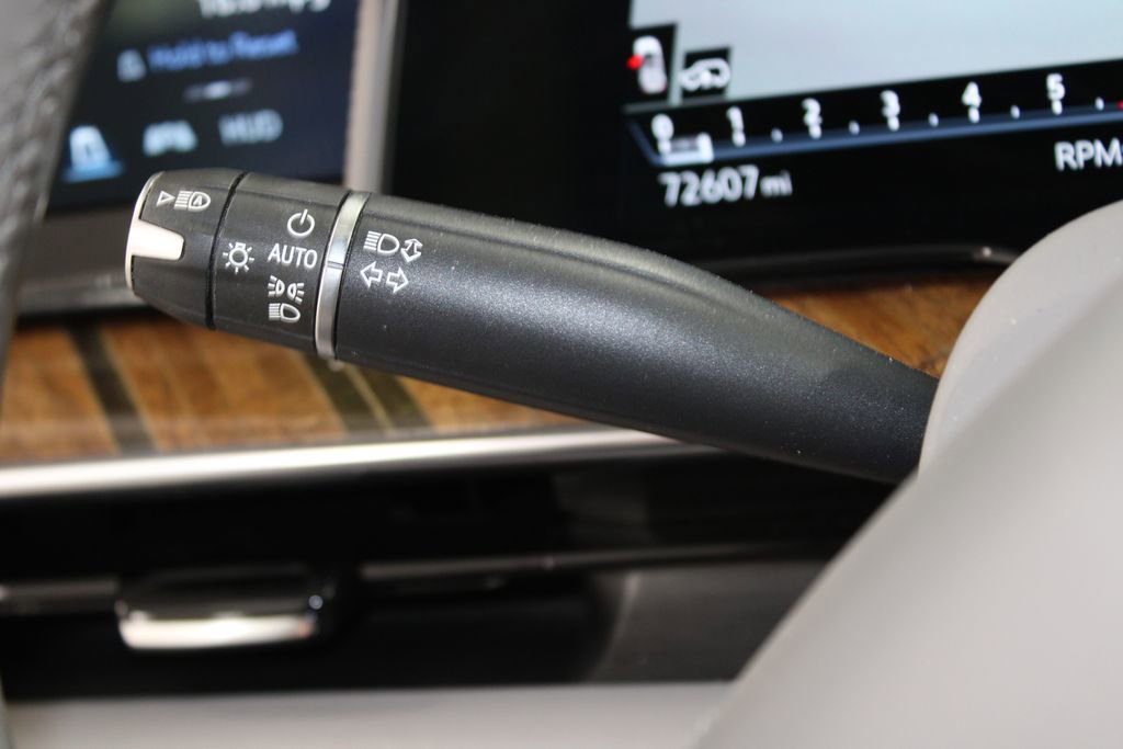 Used 2021 Cadillac Escalade Premium Luxury Platinum w/ Heavy-Duty Trailer Package image 43