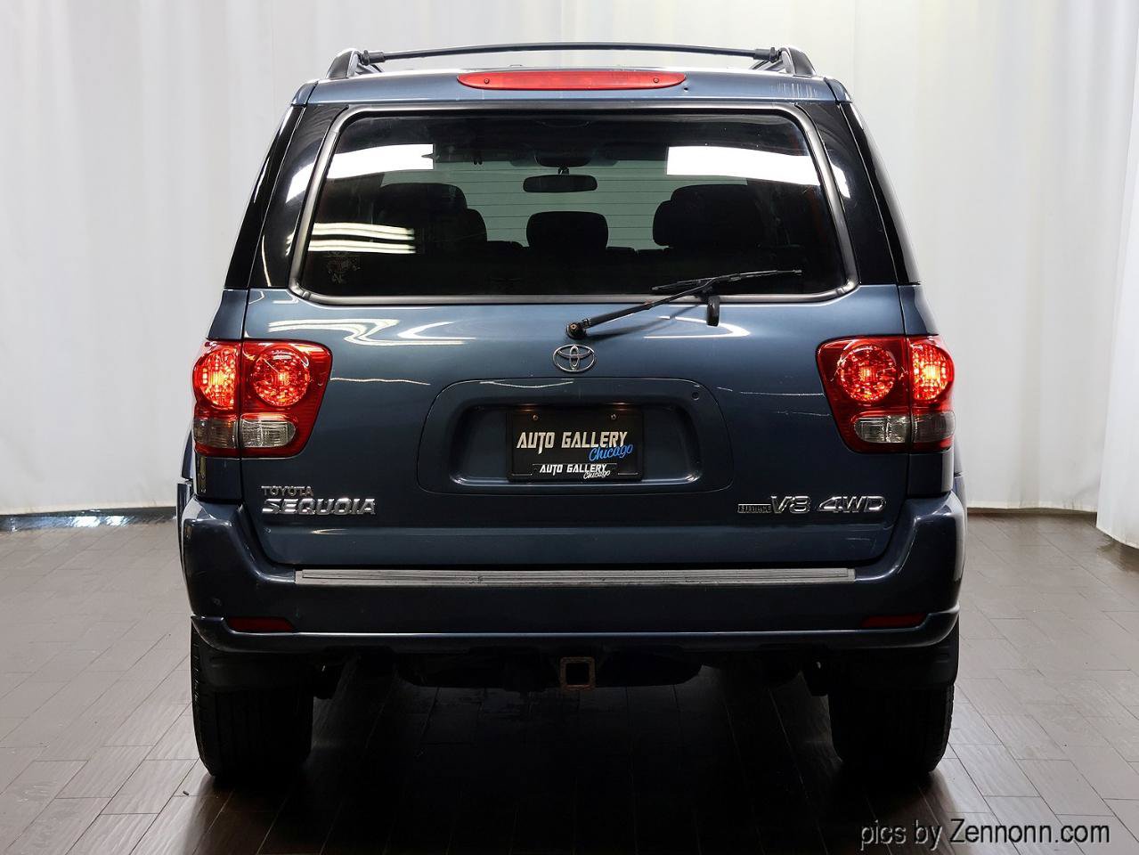 Used 2006 Toyota Sequoia SR5 w/ Preferred Pkg w/ Heated Seats AWD/4WD image 4