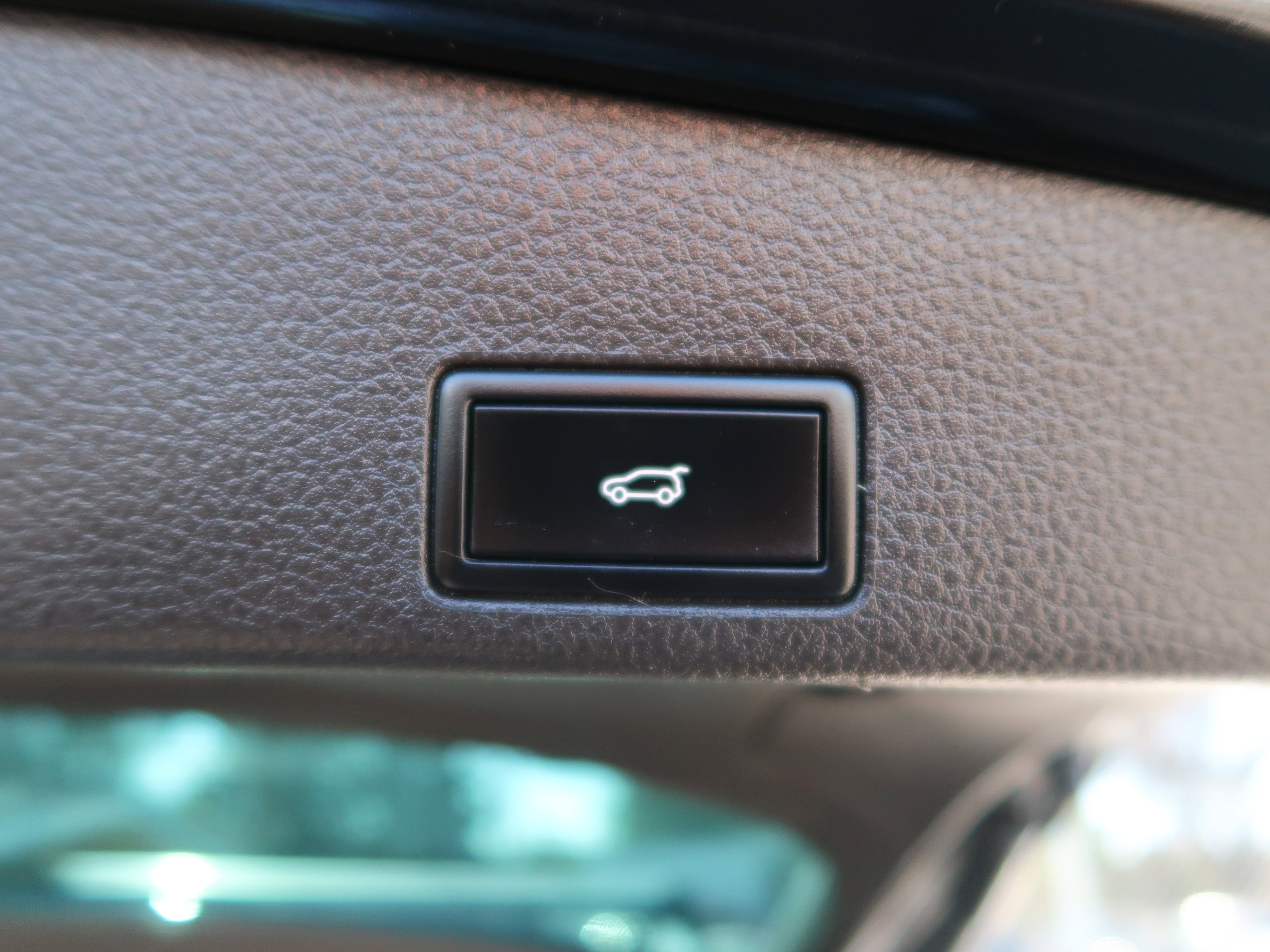 Used 2014 Volkswagen Touareg Executive image 44