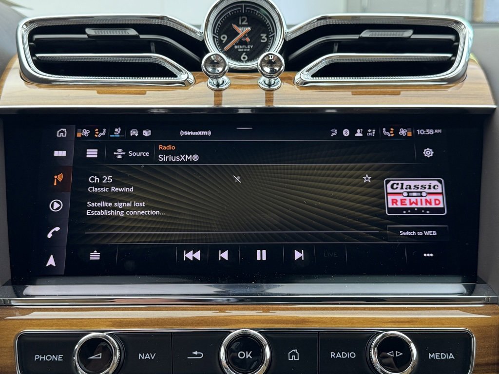 New 2024 Bentley Bentayga Plug-In Hybrid image 19