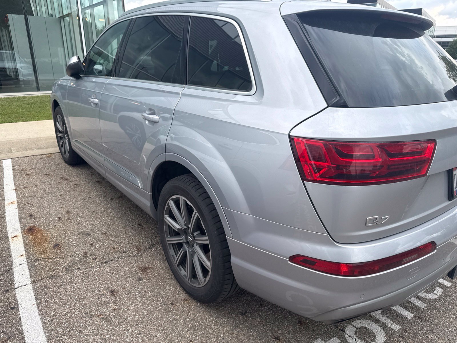 Used 2019 Audi Q7 3.0T Premium Plus w/ Premium Plus Package AWD/4WD image 2