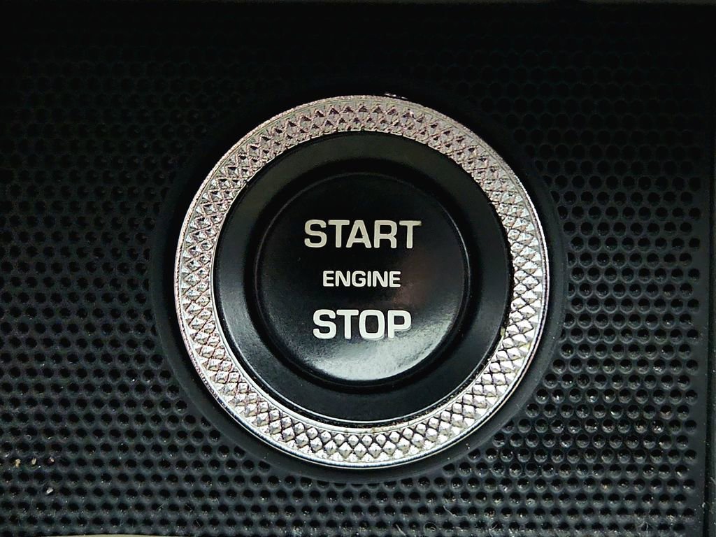 Used 2018 Land Rover Range Rover HSE image 22