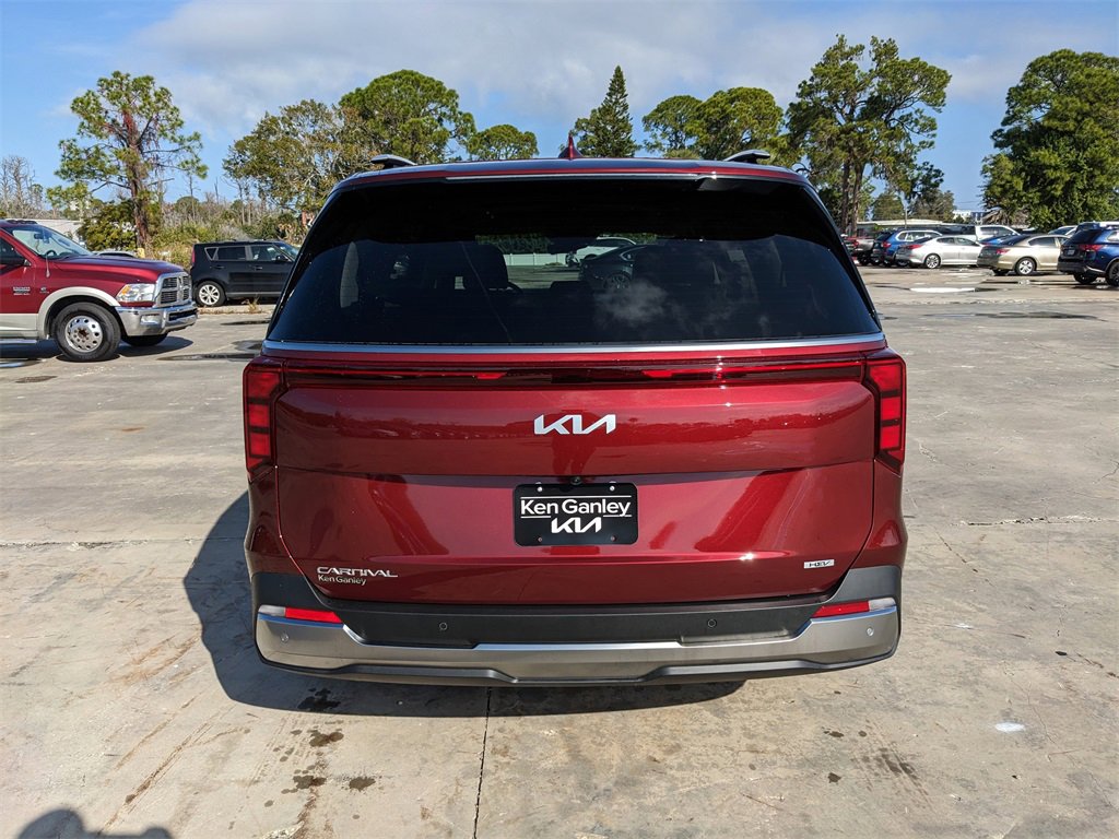 Certified 2025 Kia Carnival SX image 8